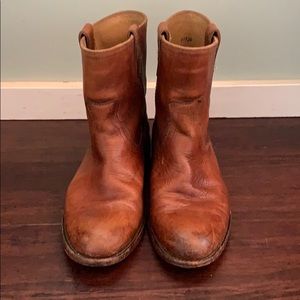 Authentic Frye pull on short ankle boot